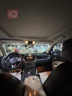 کرایسلەر 300